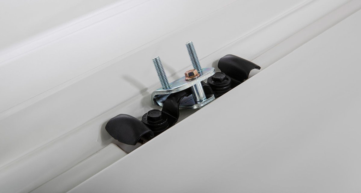 Kit 3 barres de toit noire 1650mm Heavy Duty avec pieds RCH Toyota Hiace Gen VI 2019+ - RHINO-RACK -