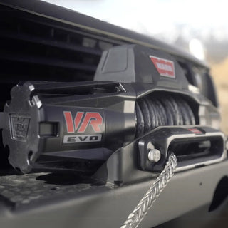 Treuil WARN VR-EVO 10S - 4.5T avec Câble Synthétique sur Xperts4x4 Accessoires 4x4 Off-Road