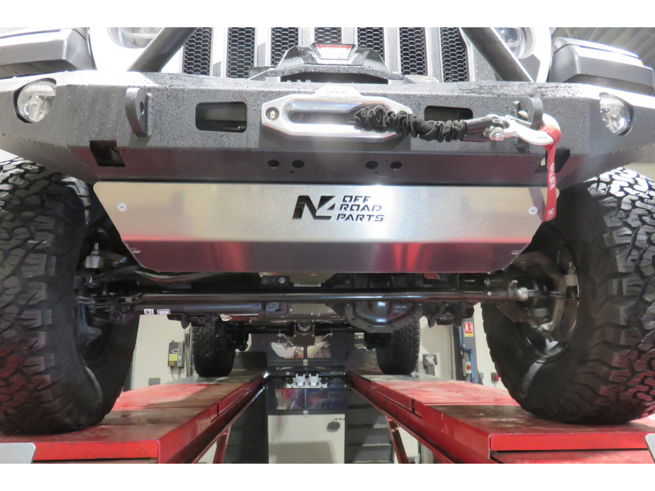 Ski de protection avant en aluminium de 8mm pour Jeep Wrangler JL et Gladiator avec pare chocs Warn N4-Offroad sur Xperts4x4 Accessoires 4x4 Off-Road