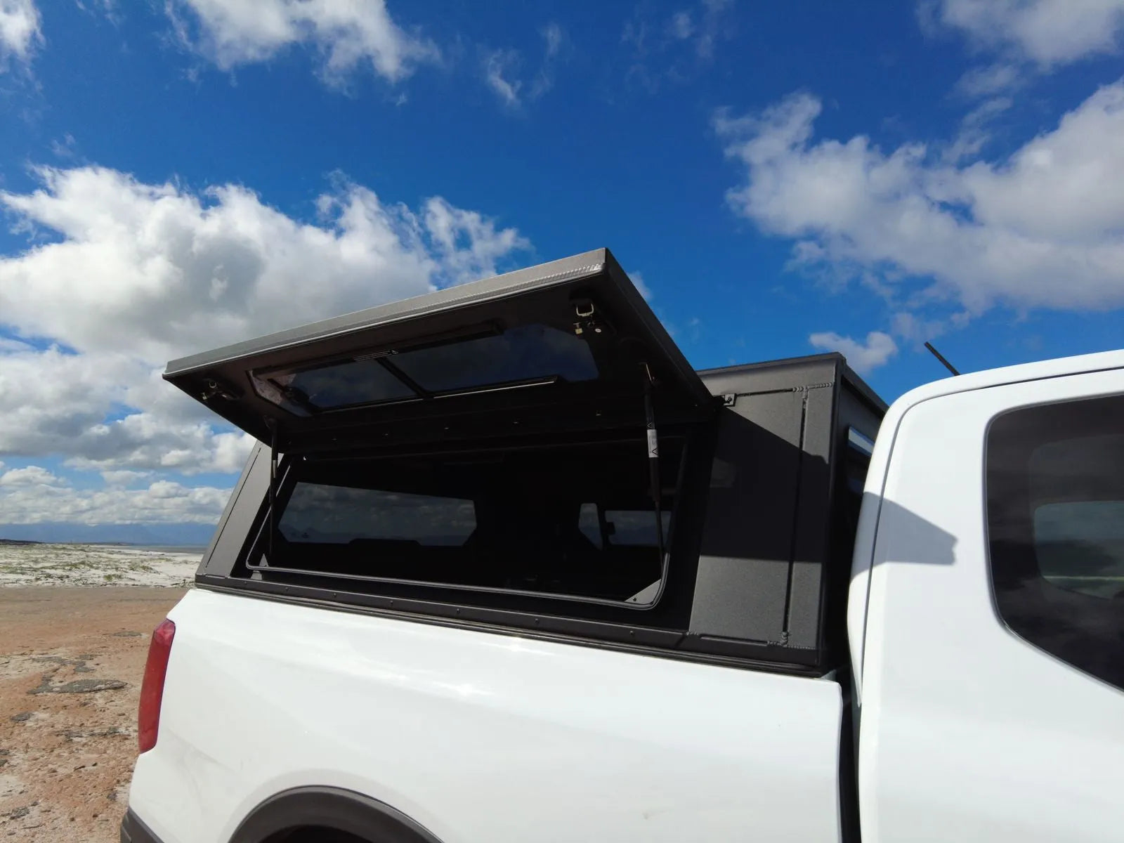 Hardtop Alu-Cab Contour Ford Ranger/Raptor 2023+ sur Xperts4x4 Accessoires 4x4 Off-Road