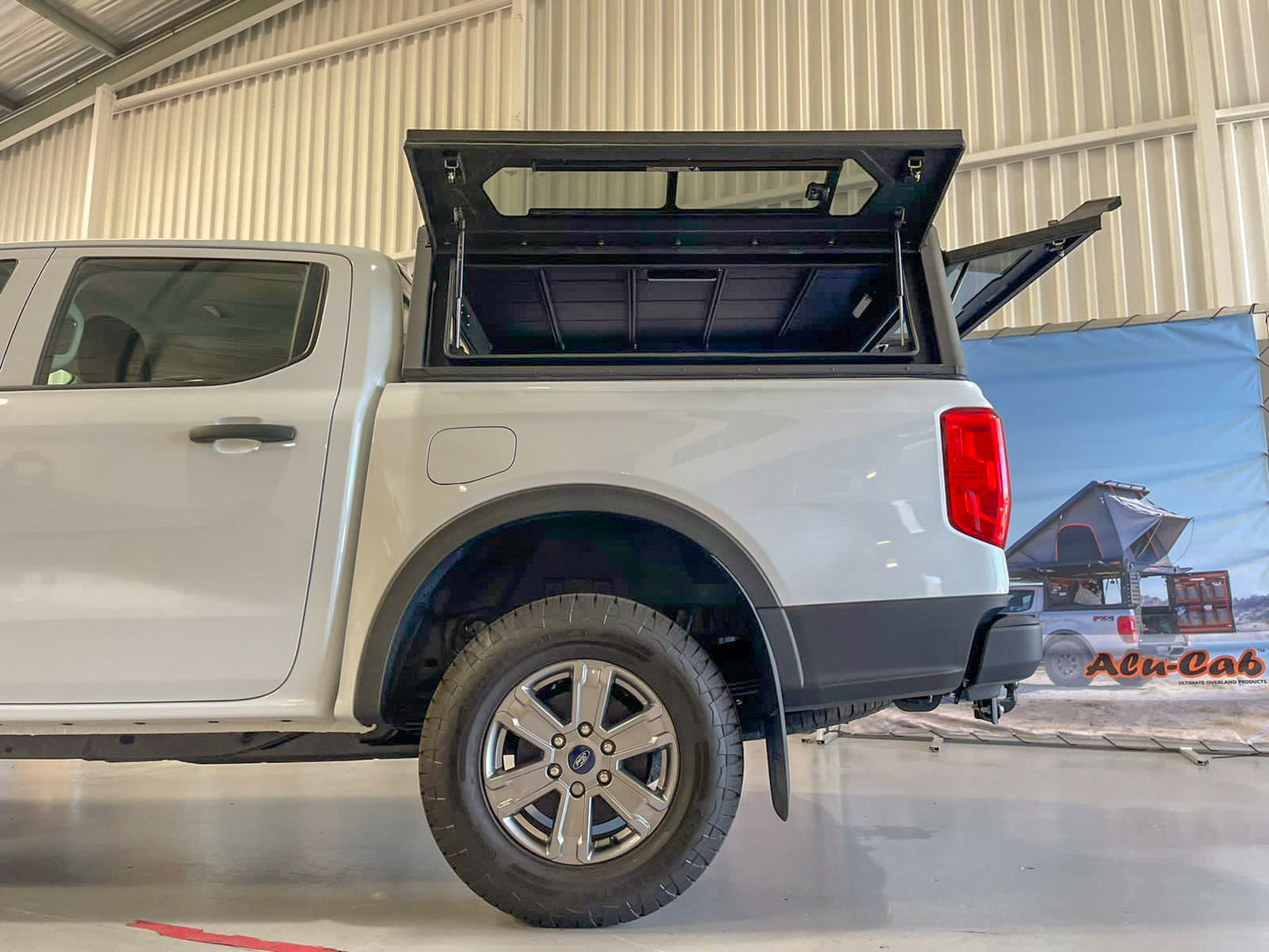 Hardtop Alu-Cab Contour Toyota Tacoma 2024+ sur Xperts4x4 Accessoires 4x4 Off-Road