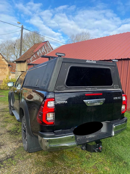 Hardtop Alu-Cab Explorer 3 Toyota Hilux 2005 à 2015 - Noir sur Xperts4x4 Accessoires 4x4 Off-Road