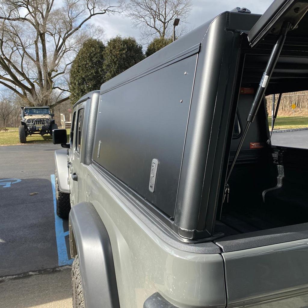 Hardtop Alu-Cab Explorer 3 pour Jeep Gladiator JT sur Xperts4x4 Accessoires 4x4 Off-Road