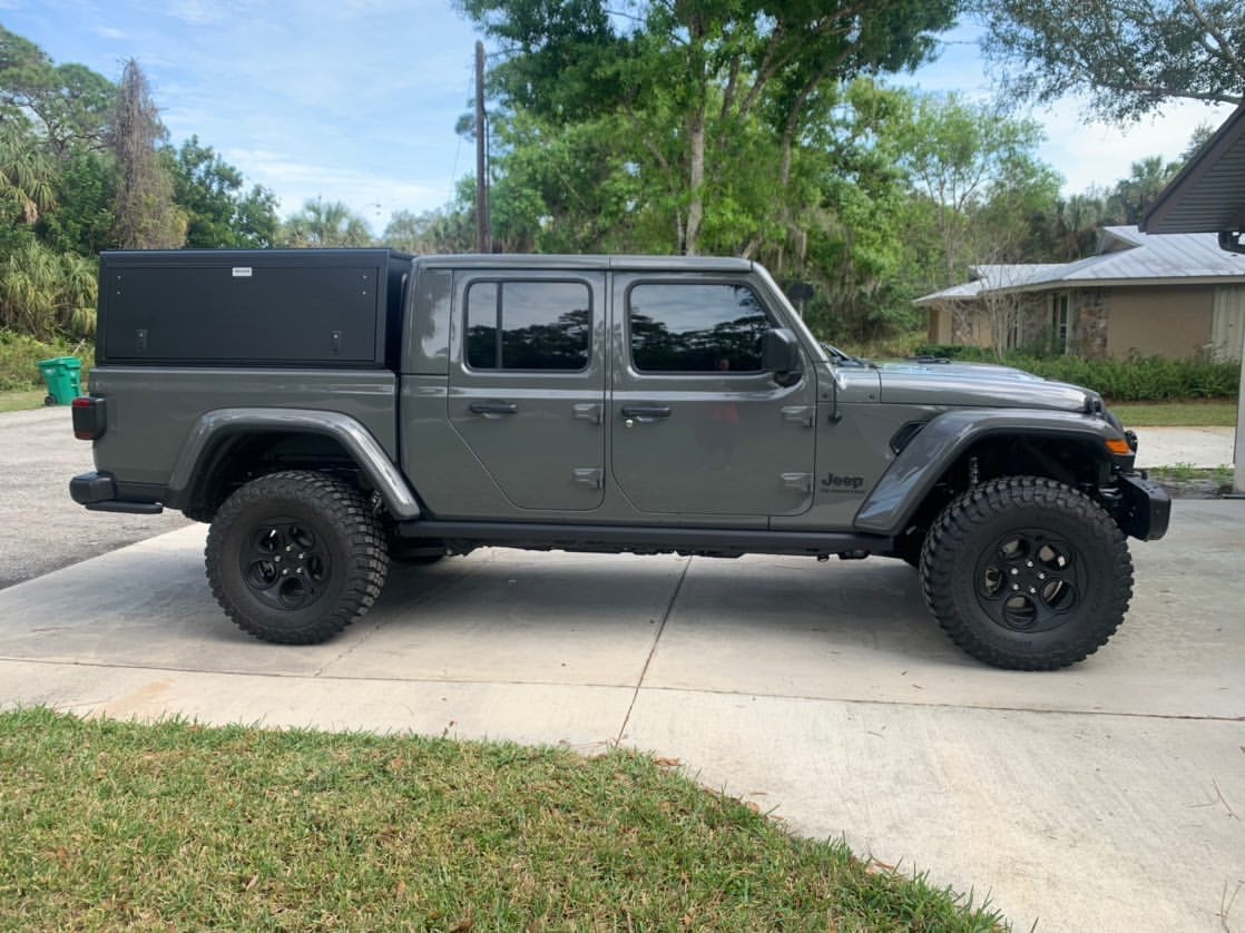 Hardtop Alu-Cab Explorer 3 pour Jeep Gladiator JT sur Xperts4x4 Accessoires 4x4 Off-Road