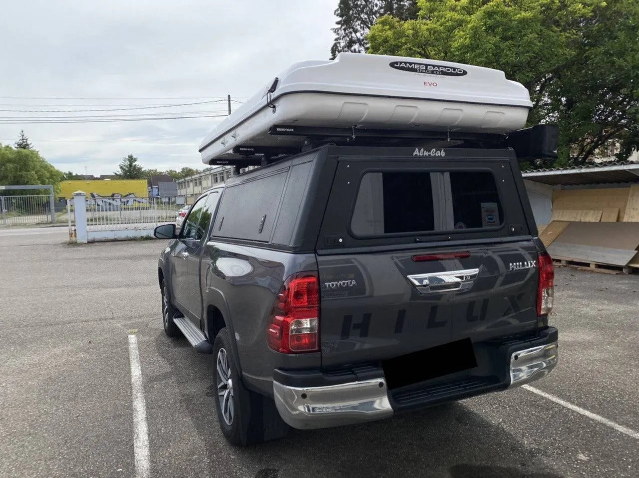 Hardtop Alu-Cab Explorer 3 Toyota Hilux 2016 à Présent sur Xperts4x4 Accessoires 4x4 Off-Road
