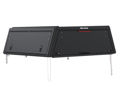 Hardtop Alu-Cab "Guard" pour Isuzu D-Max 2020+ Double-Cab, en aluminium, vue de face avec fenêtres latérales.
