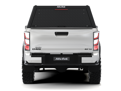 Hardtop Alu-Cab "Guard" pour Isuzu D-Max 2020+ Double-Cab, robuste et en aluminium, installation sur le toit du véhicule.