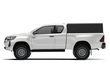 Hardtop Alu-Cab "Guard" pour Toyota Hilux Revo 2016+ Extra Cab, en aluminium, vue du dessus avec fenêtres latérales.