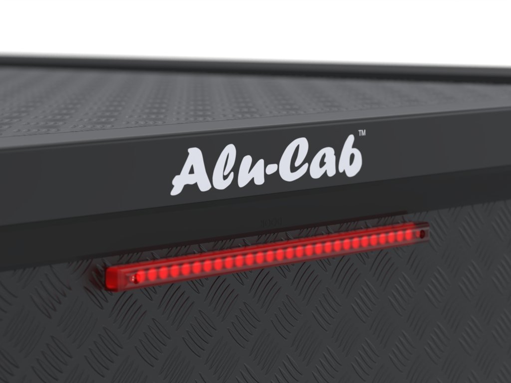 Hardtop Alu-Cab "Guard" en aluminium pour Toyota Tacoma 2016-2023, version texture, vue de face avec finition résistante