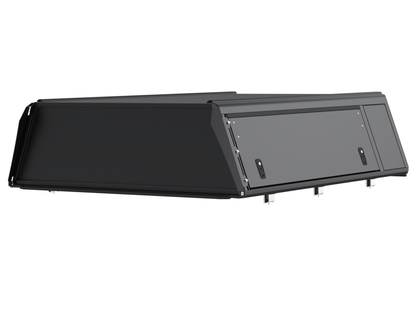 Hardtop Alu-Cab "Guard" pour Toyota Tacoma 2024+, version lisse, en aluminium robuste, adaptée pour camping et transport.