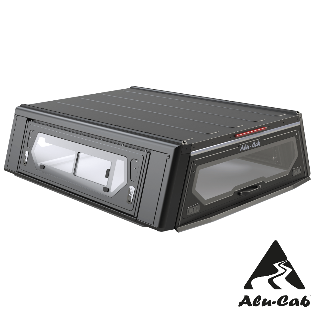 Hardtop Alu-Cab Contour en aluminium noir pour Jeep Gladiator JT 2019+, robuste et durable, vue de face.