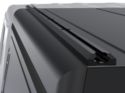 Hardtop Alu-Cab Contour en aluminium noir pour Jeep Gladiator JT 2019+ avec finition robuste.