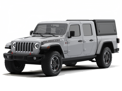 Hardtop Alu-Cab Contour en aluminium noir pour Jeep Gladiator JT 2019+, solide et durable, vue de l’extérieur.