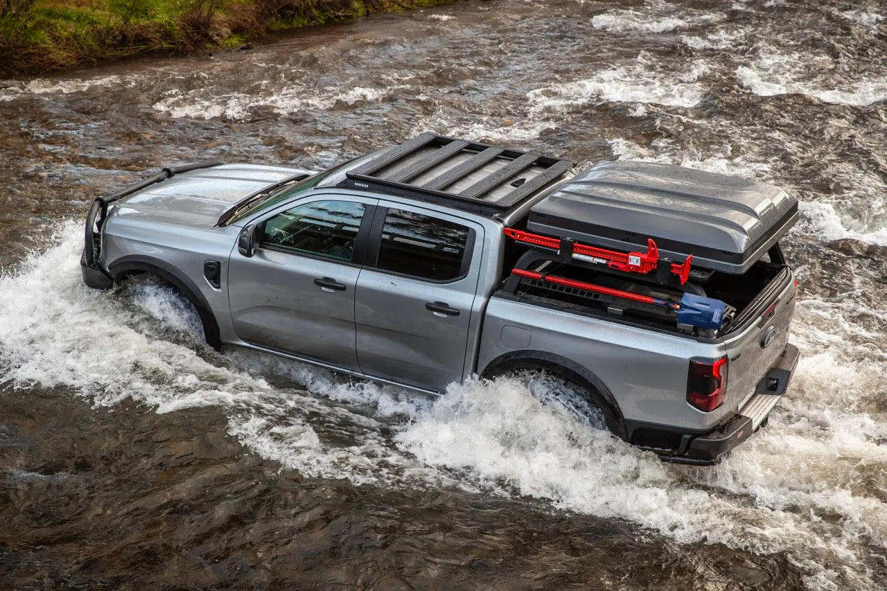 Support de benne ARB 4x4 pour Ford Raptor 2023+ Double Cab, système de fixation robuste pour chargement sécurisé.