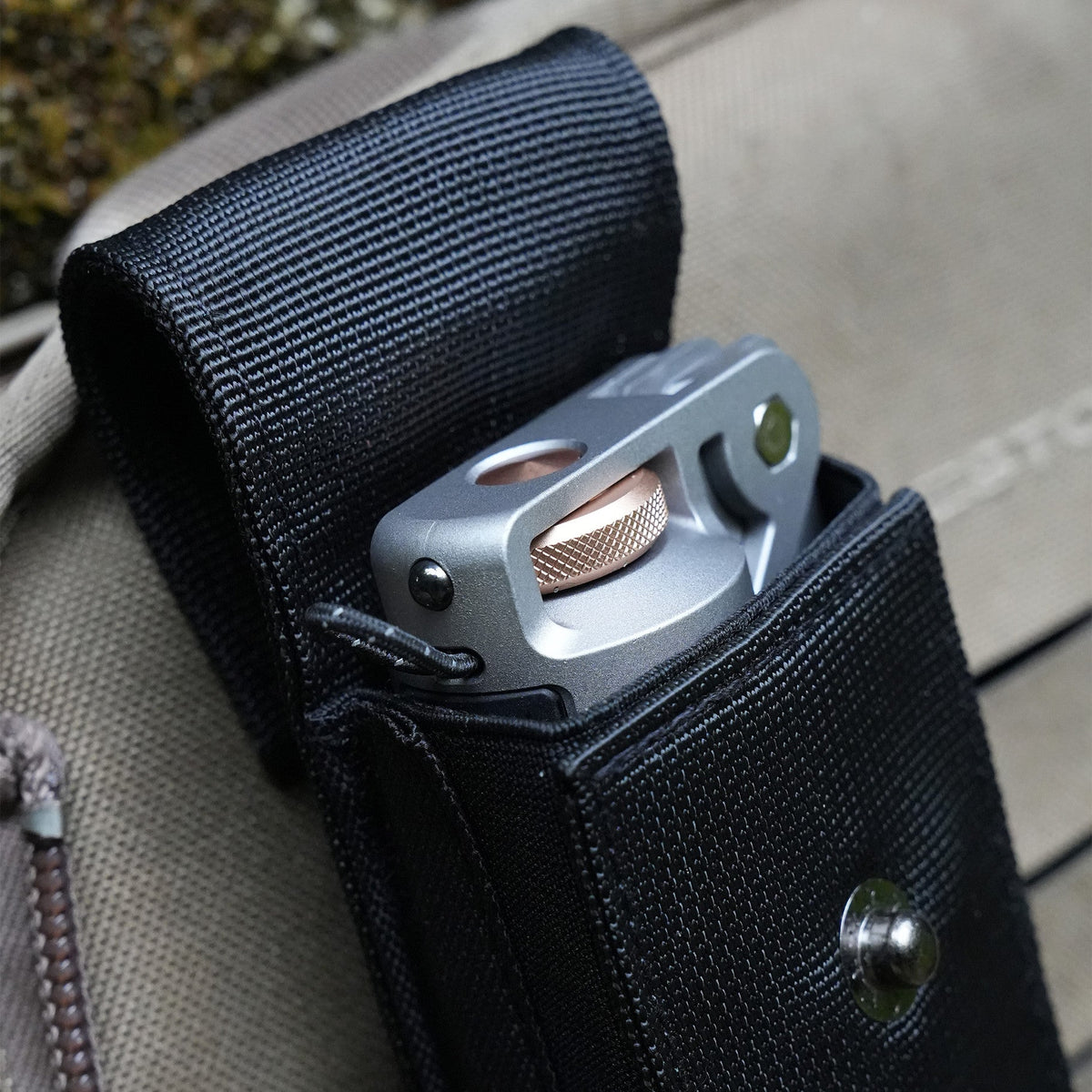 Housse rembourrée pour lampe TD-2 vert armée | OUTASK Xperts 4x4
