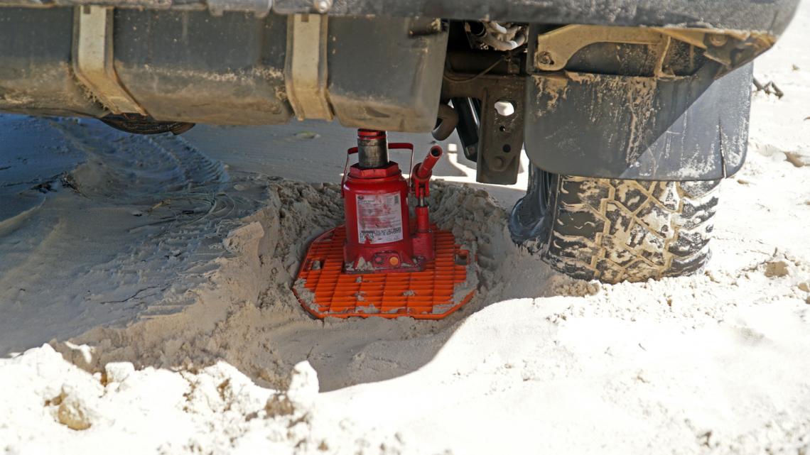 Plaque à Sable MAXTRAX Jaxbase – Support Cric Ultra-Résistant (Par Pièce) sur Xperts4x4 Accessoires 4x4 Off-Road