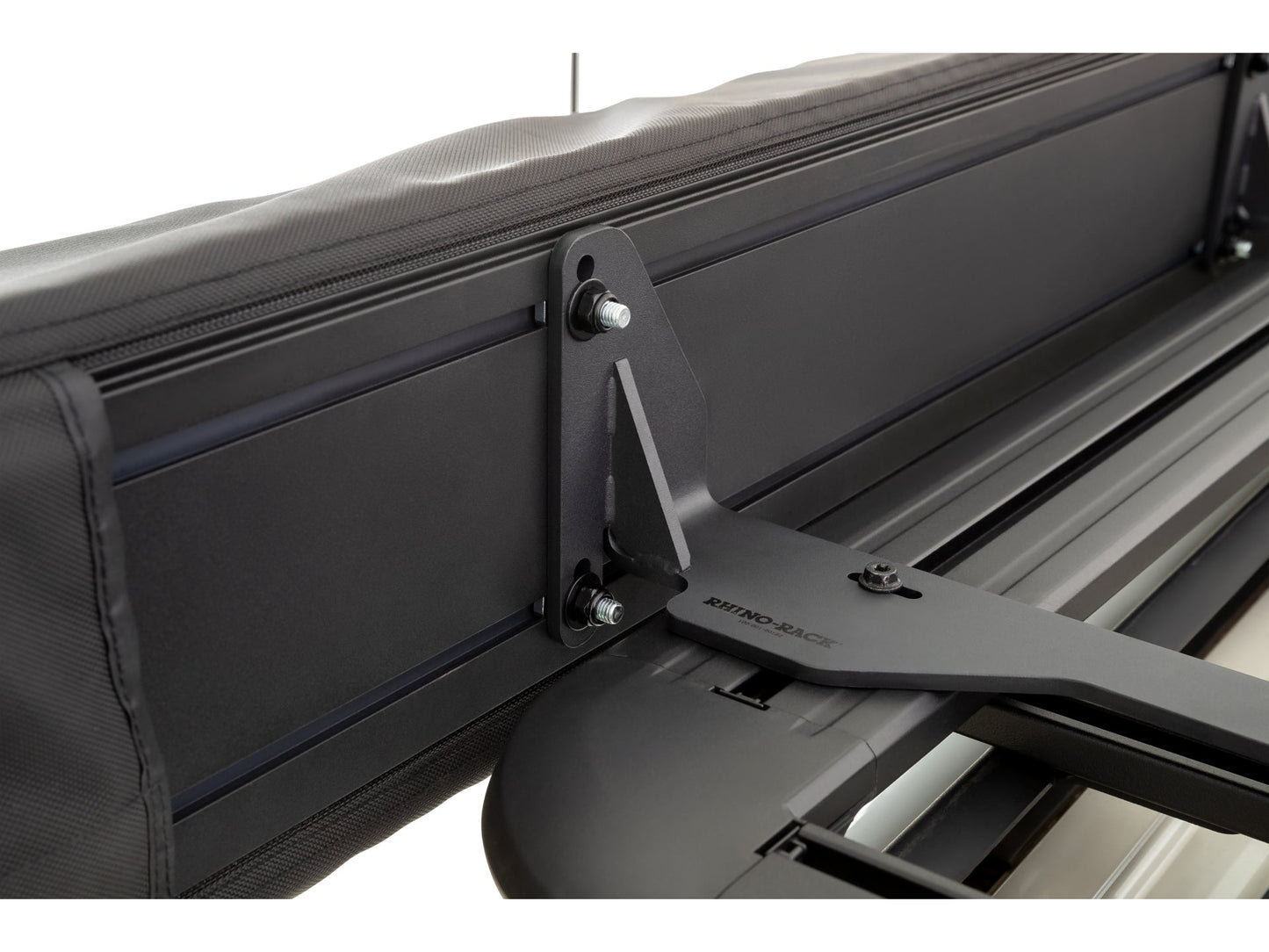 Auvent auto-portant 270° RHINO-RACK avec parois Batwing côté droit, pour camping et outdoor, fixé sur un véhicule.
