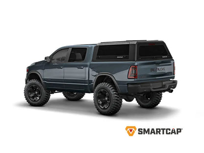 Hardtop RSI EVO SPORT pour Dodge RAM 1500 2009 et plus, finition noire, installation sur le véhicule.