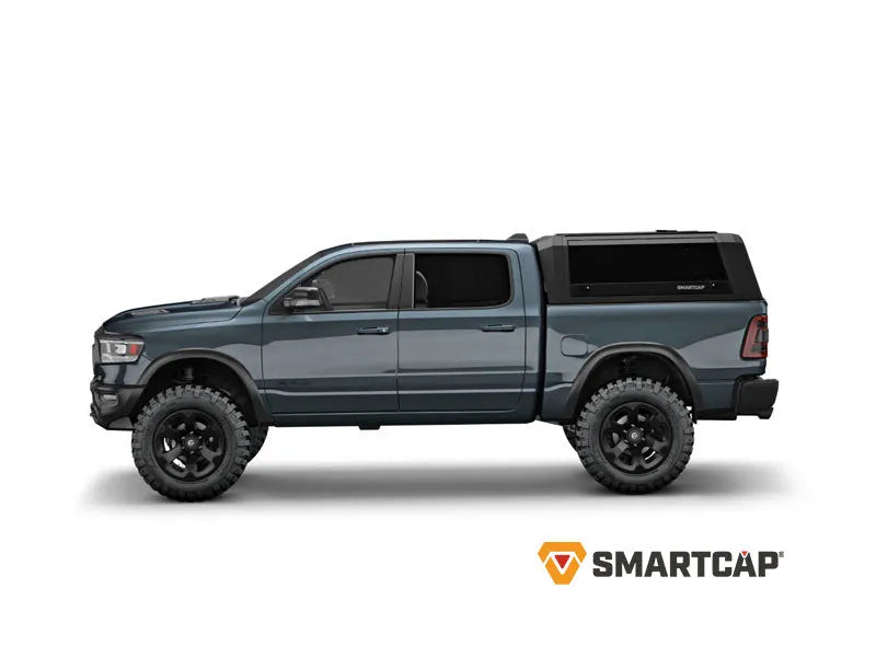 Hardtop RSI EVO SPORT pour Dodge RAM 1500 2009 à présent, en métal noir, fixé sur la cabine du camion.