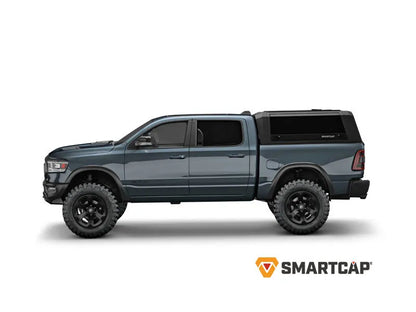 Hardtop RSI EVO SPORT pour Dodge RAM 1500 2009 à présent, en métal noir, fixé sur la cabine du camion.
