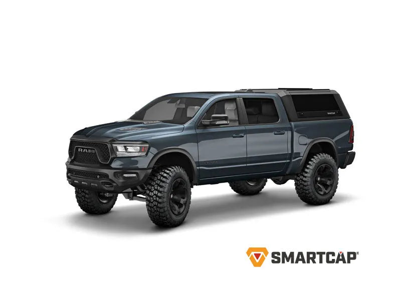 Hardtop RSI EVO SPORT pour Dodge RAM 1500 2009 à présent, finition noire, fixation robuste, vue de côté.
