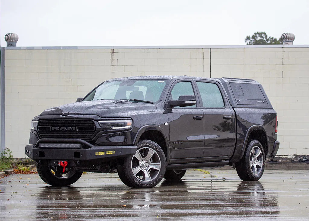 Hardtop RSI EVO SPORT pour Dodge RAM 1500 2009 à présent, vue de côté montrant le design robuste en noir.