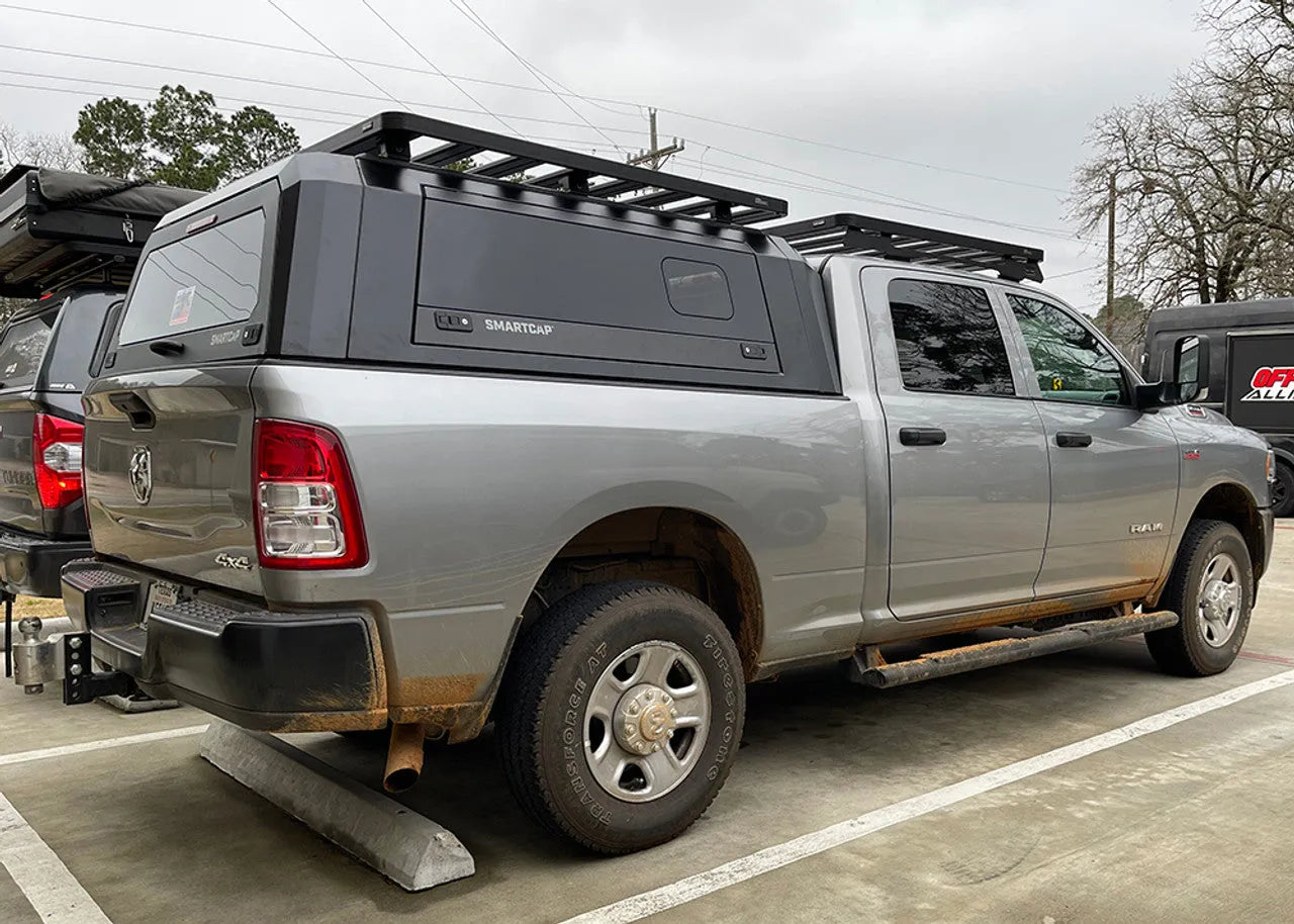 Hardtop RSI EVO SPORT pour Dodge RAM 1500 2009 et plus, en aluminium noir avec fenêtres latérales.