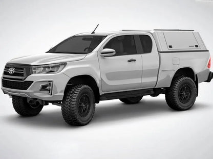Hardtop RSI SMARTCAP pour Toyota Hilux Extra Cab Revo 2016 à présent, finition noire, installé sur le véhicule.