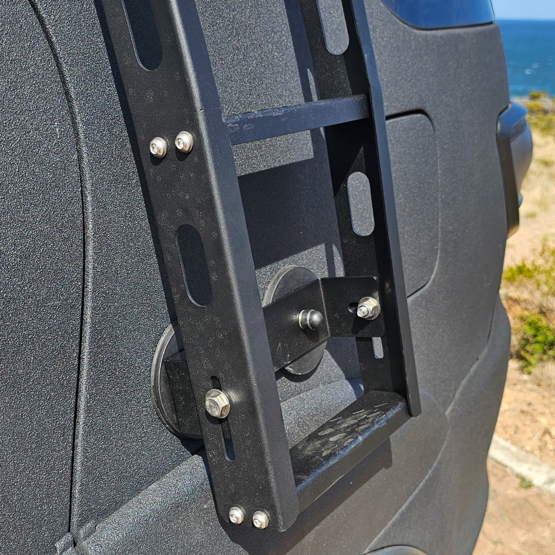Échelle latérale Toyota LC300 (2021+) Predator Offroad sur Xperts4x4 Accessoires 4x4 Off-Road