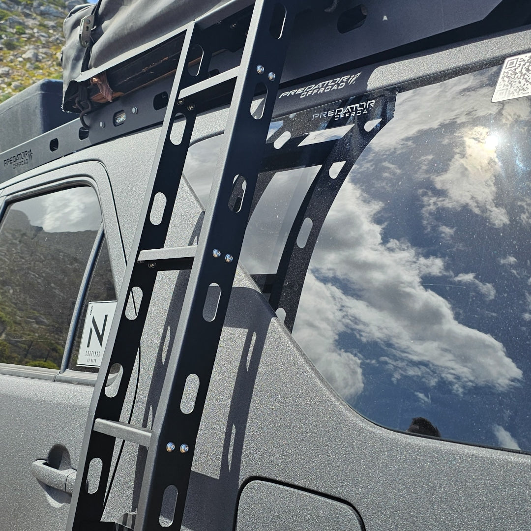 Échelle latérale Toyota LC300 (2021+) Predator Offroad sur Xperts4x4 Accessoires 4x4 Off-Road