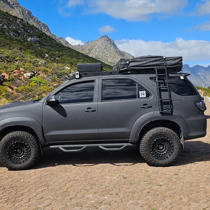 Échelle latérale Toyota LC300 (2021+) Predator Offroad sur Xperts4x4 Accessoires 4x4 Off-Road