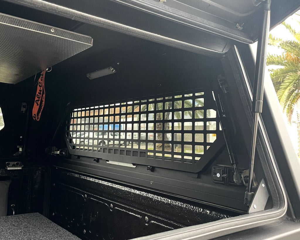 Grille de Sécurité Fenêtre Arrière ALU-CAB Contour – Protection Maximale sur Xperts4x4 Accessoires 4x4 Off-Road