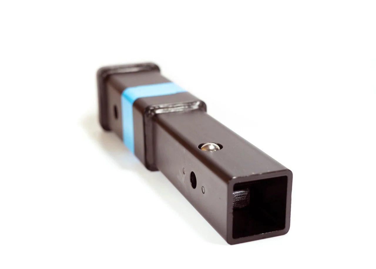 Rallonge d’attelage 8" Hitch Extension LS ROCKY MOUNTS sur Xperts4x4 Accessoires 4x4 Off-Road