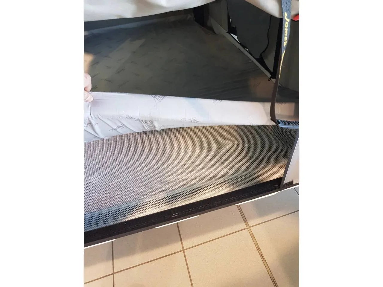 Matelas de anti-condensation 140x200 - JAMES BAROUD sur Xperts4x4 Accessoires 4x4 Off-Road