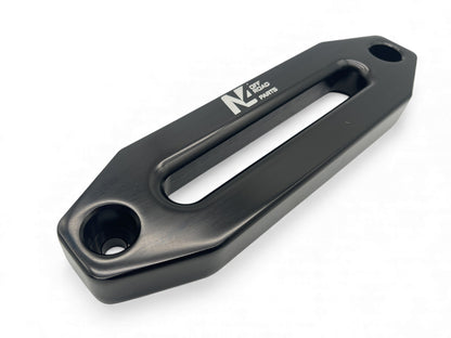 Ecubier aluminium noir pour corde de treuil synthétique N4-Offroad sur Xperts4x4 Accessoires 4x4 Off-Road