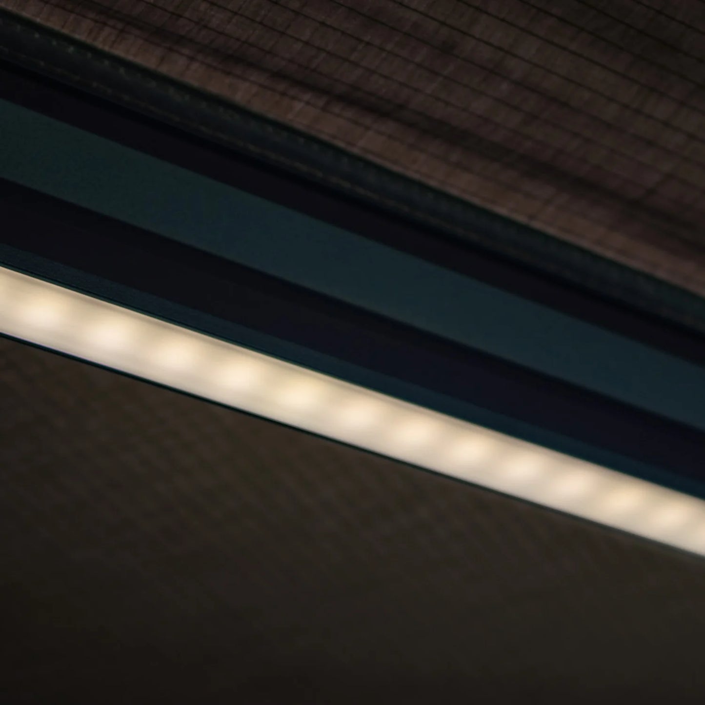 Auvent 270° XL Autoportant LED Côté Droit Eclipse - DARCHE sur Xperts4x4 Accessoires 4x4 Off-Road