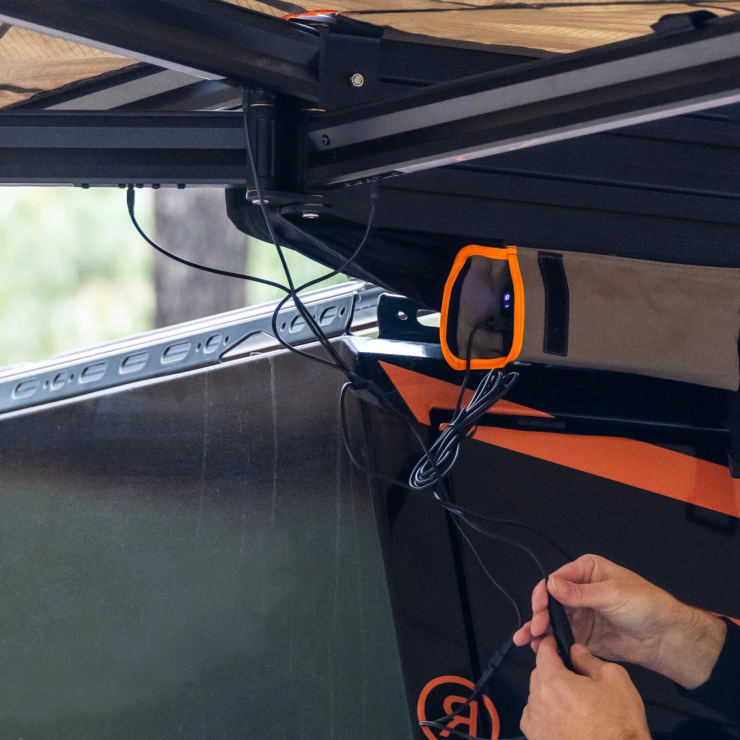 Auvent 270° XL Autoportant LED Côté Droit Eclipse - DARCHE sur Xperts4x4 Accessoires 4x4 Off-Road
