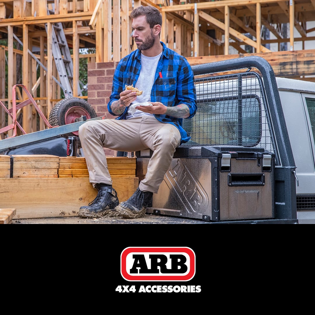 Batterie ARB Slimline 100Ah LiFePO4 avec chargeur DC-DC 40A sur Xperts4x4 Accessoires 4x4 Off-Road