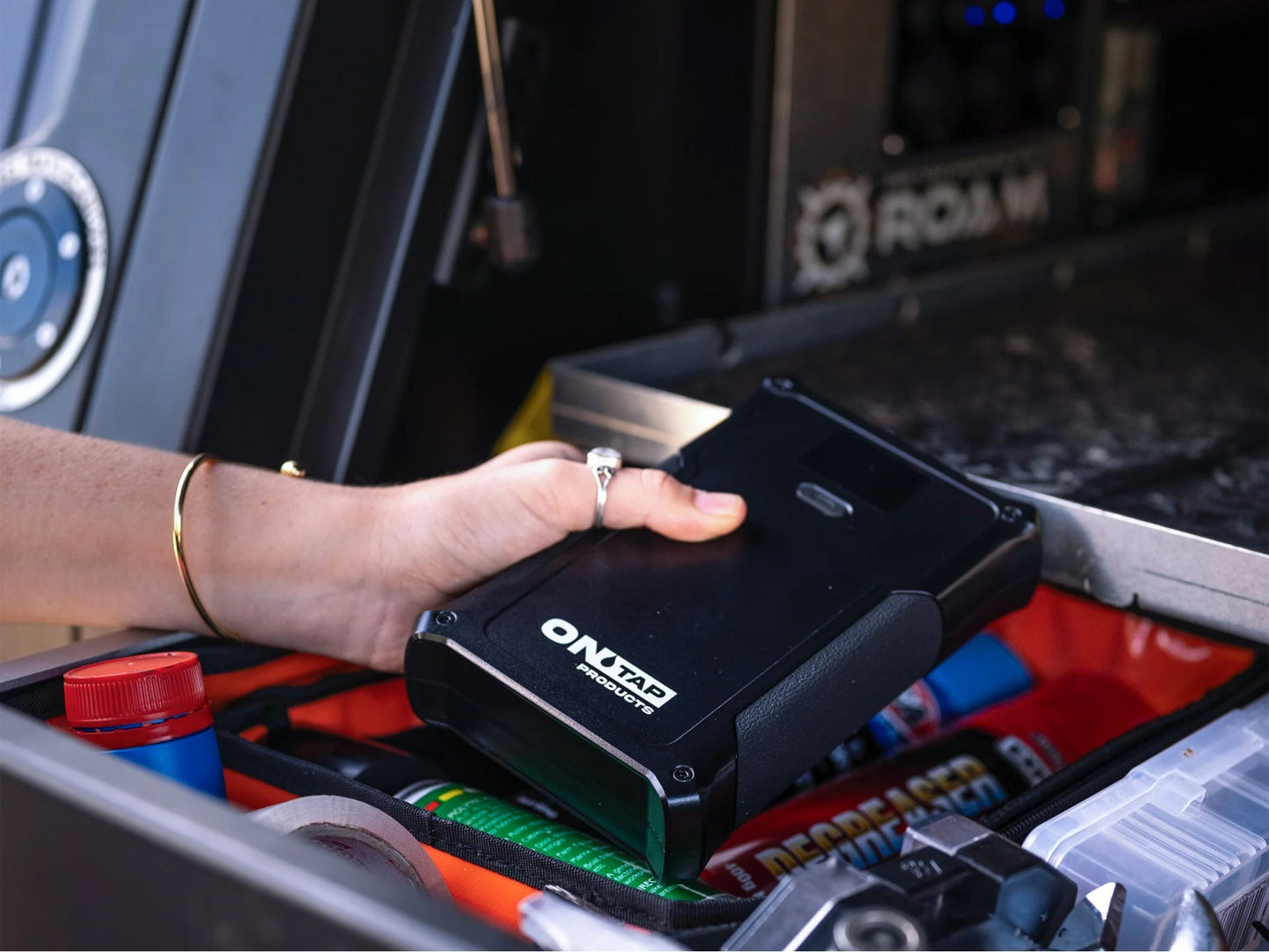 Batterie Portable ONTAP 9.6Ah LiFePO4 Multi-Ports sur Xperts4x4 Accessoires 4x4 Off-Road