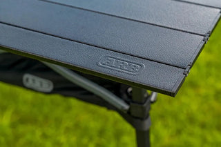 Table Pliante  ARB Pinnacle Compacte sur Xperts4x4 Accessoires 4x4 Off-Road