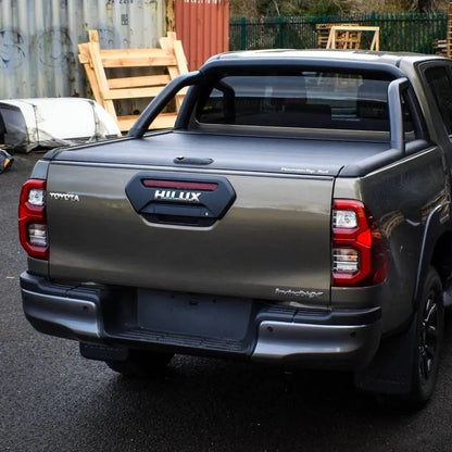 Couvre Benne MTR Noir Mountain Top - Toyota Hilux REVO 2016+ Extra Cab sur Xperts4x4 Accessoires 4x4 Off-Road