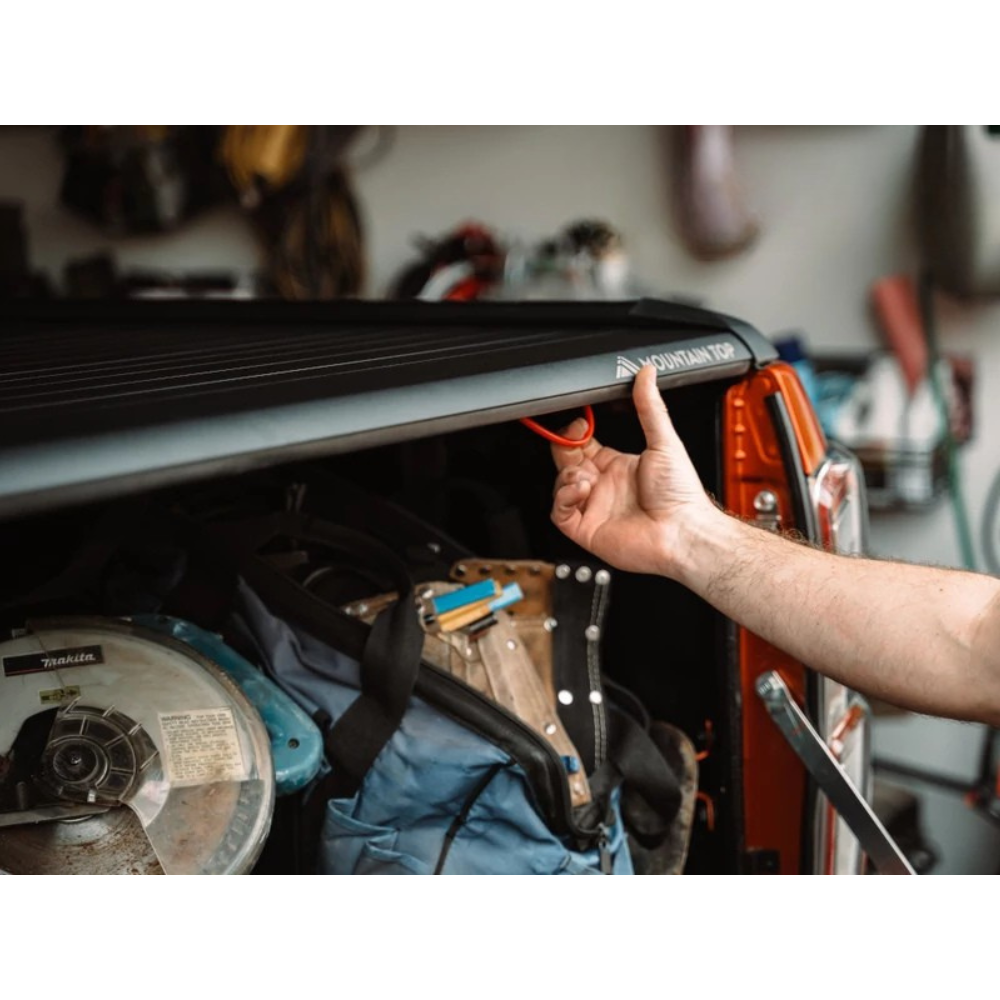 Rideau de Benne Manuel Mountain Top EVOm – Mitsubishi L200 2019+ Double Cab sur Xperts4x4 Accessoires 4x4 Off-Road