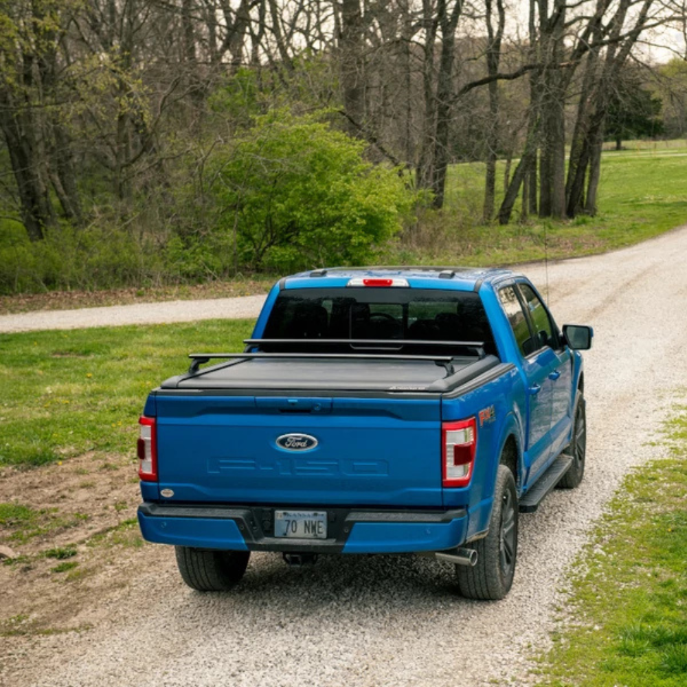 Rideau de Benne RealTruck Mountain Top EVOm Manuel Ford F-150 5.5ft 2015+ | Noir sur Xperts4x4 Accessoires 4x4 Off-Road