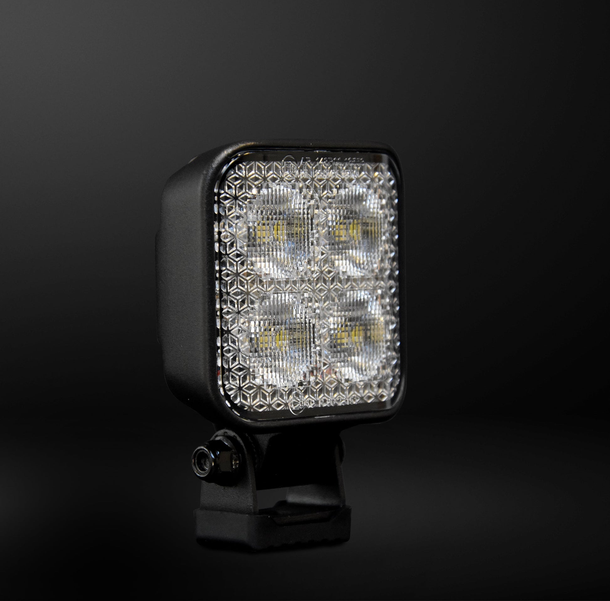 Feux de Travail LED Lumidrive Panoramax - Puissance & Étanchéité sur Xperts4x4 Accessoires 4x4 Off-Road