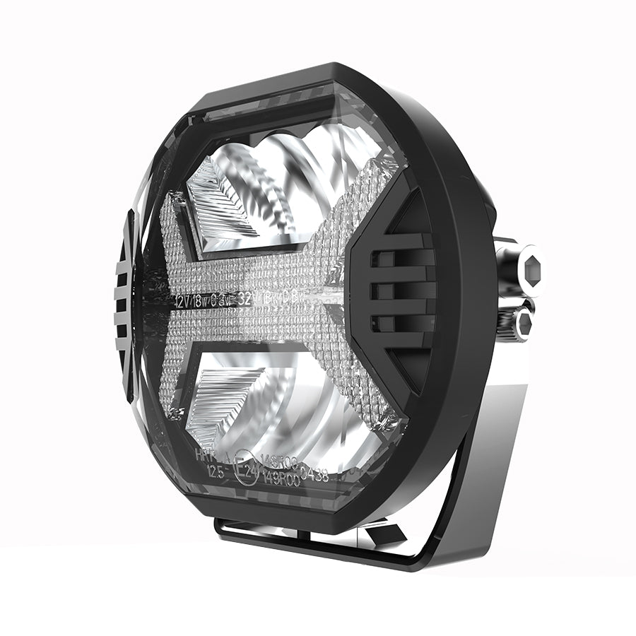 Phare de Conduite LED Lumidrive XDRIVE 5.75 - Puissance & Style sur Xperts4x4 Accessoires 4x4 Off-Road