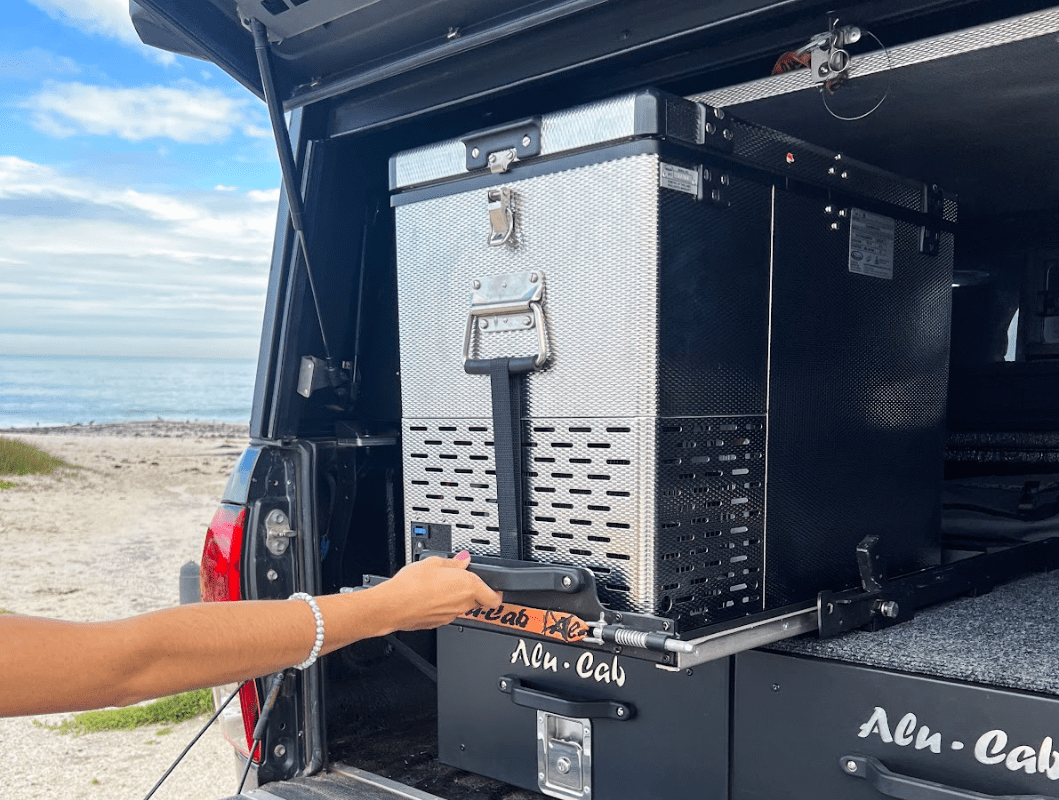 Plateau Coulissant/Basculant ALU-CAB pour Refrigerateur/Congelateur sur Xperts4x4 Accessoires 4x4 Off-Road