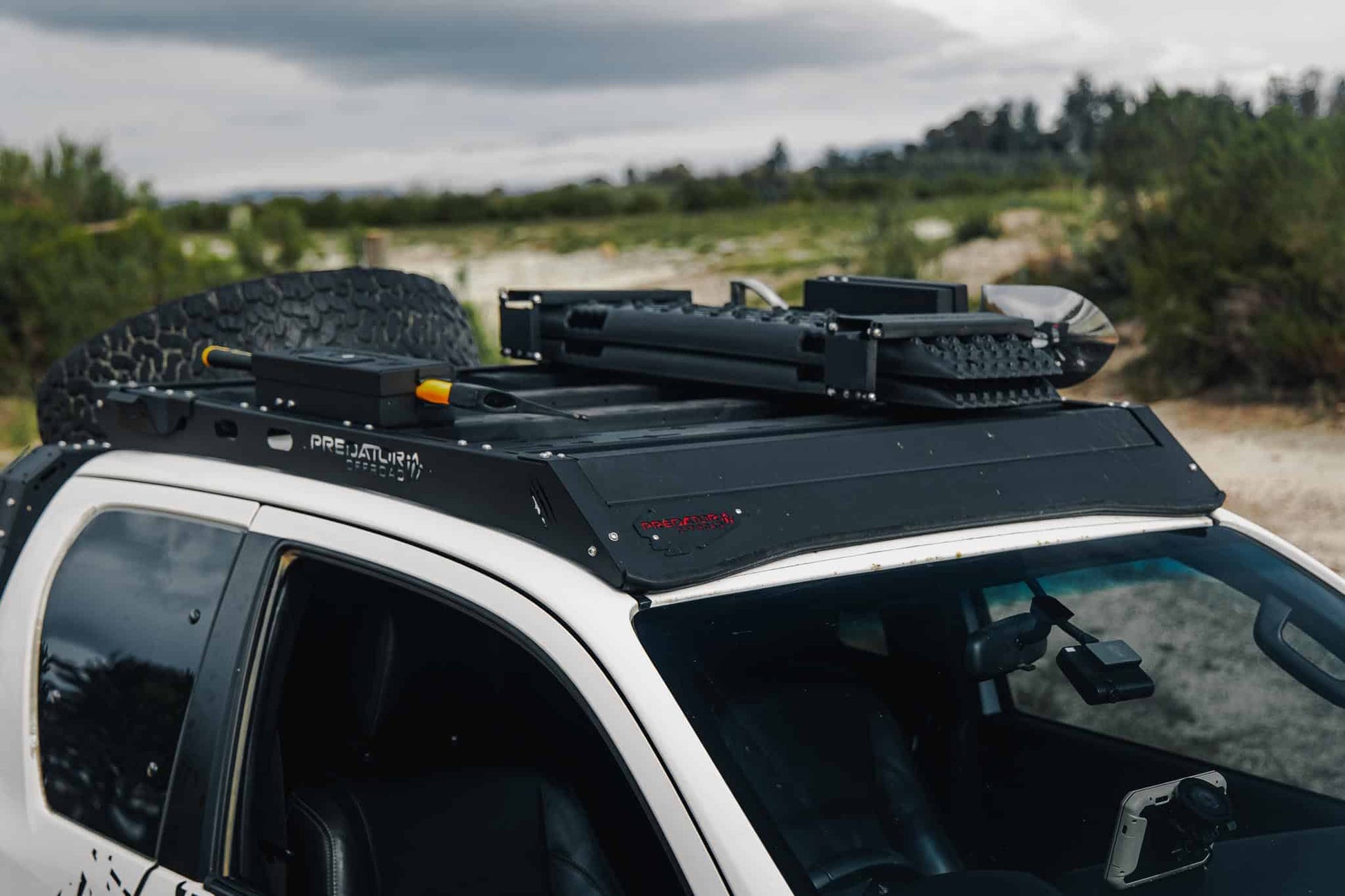 Galerie de toit Toyota Hilux Revo (2016+) Extra Cabine Predator Offroad sur Xperts4x4 Accessoires 4x4 Off-Road