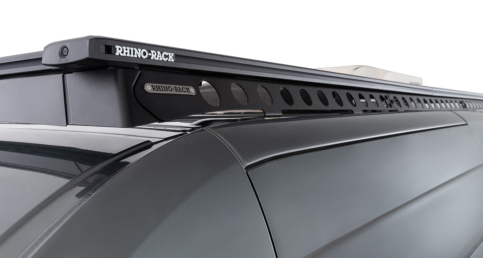 Galerie de toit Rhino-Rack Backbone pour Mercedes Sprinter W906 W907 4x4, montage robuste et compatible avec accessoires.