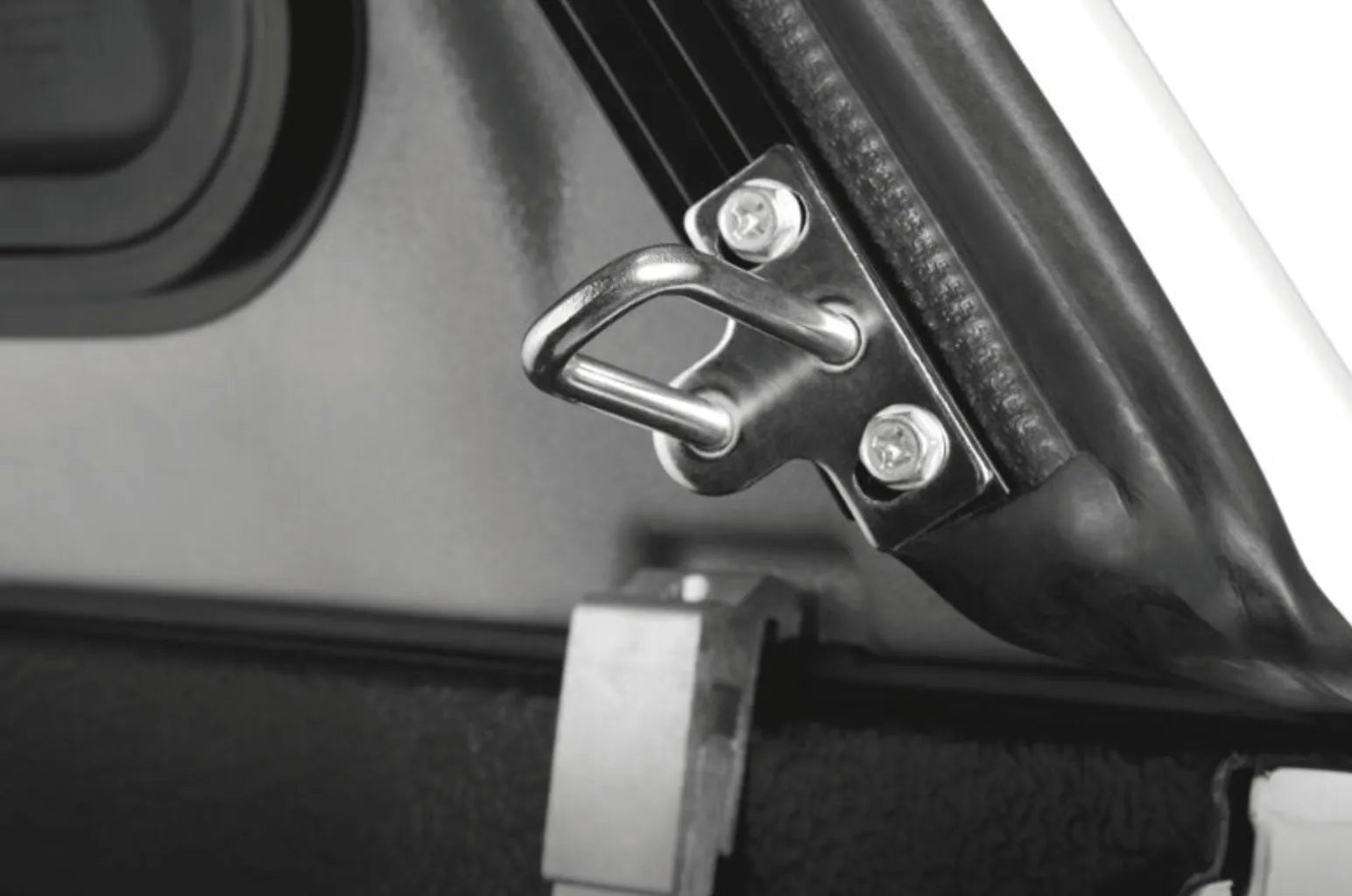 Hardtop Aeroklas Fenêtres Battantes | Isuzu D-Max 2025+ Double Cab sur Xperts4x4 Accessoires 4x4 Off-Road