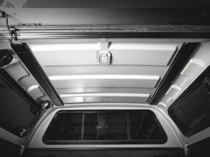 Hardtop Aeroklas Mitsubishi L200 2015 a Present - Fenetres Coulissantes | Double Cab sur Xperts4x4 Accessoires 4x4 Off-Road